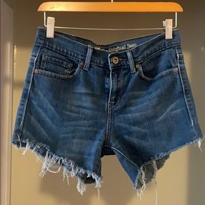 Hi Rise Cut off Levi Denim Shorts!